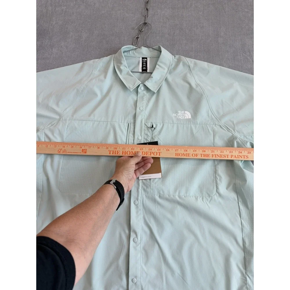 The North Face LIGHTRANGE Short-Sleeve Shirt TNF green Dune Size Men Medium NWT